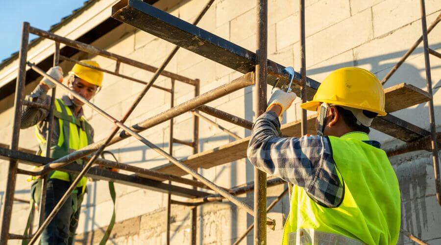 Professional gutter cleaning in Wheatland, CA